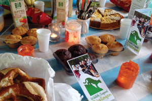 Zwischendurch gab es ein kleines Picknick für die neuen Bogensportler