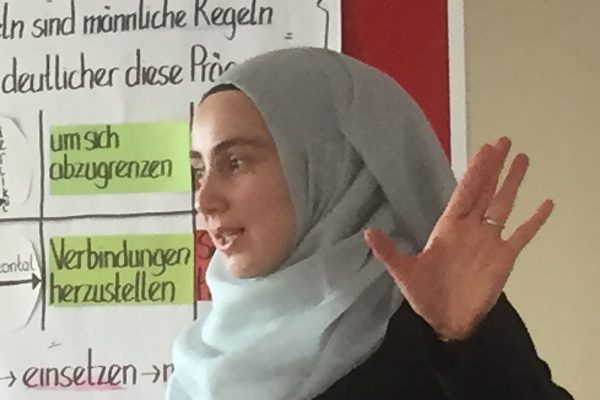 Kommunikationsworkshop für muslimische Frauen und Mädchen als Empowermentansatz in der Präventionsarbeit